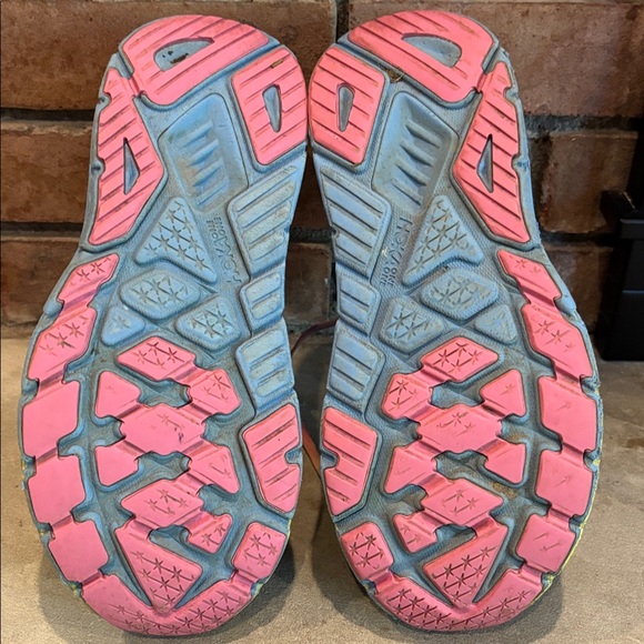 Hoka one one Arahi 6 women’s size 7B black with rainbow details - Picture 8 of 11